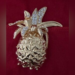 New KJL Kenneth Jay Lane brooch pin pineapple